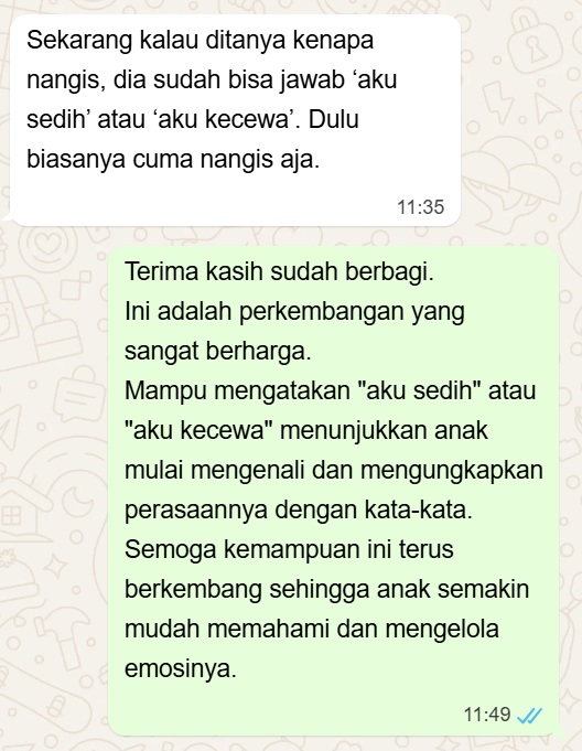 Screenshot WhatsApp testimoni orang tua pengguna Emotion Kit: bisa menjawab 'aku sedih' atau 'aku kecewa'